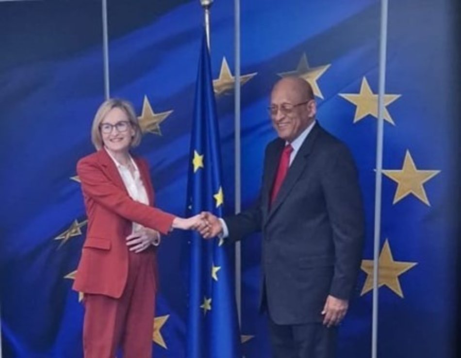 Misión liderada por el Ministro Héctor Alexander