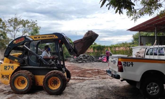 Inicia construcción de vivienda a familia afectada por huracán Eta en Herrera.