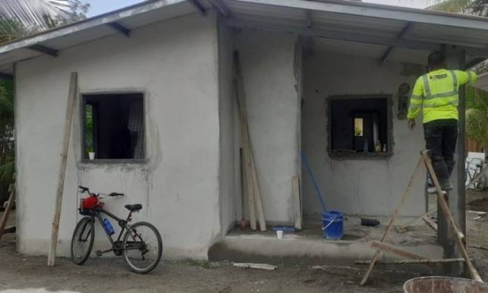 Avanzan soluciones habitacionales para damnificados por incendio en Bocas del Toro