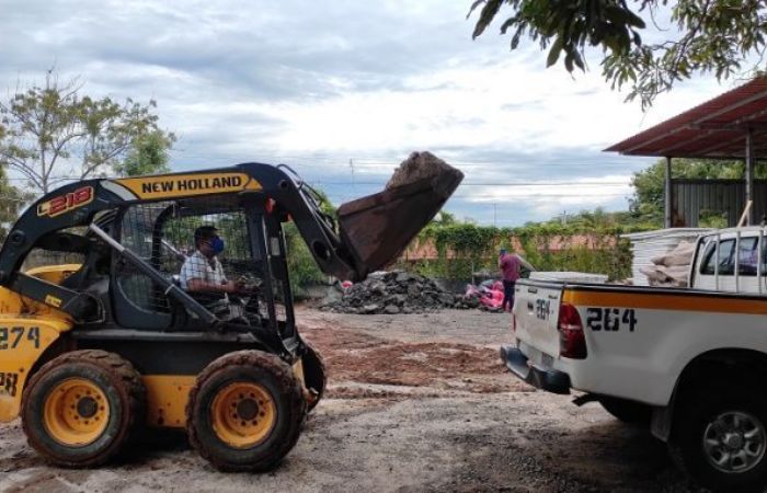Inicia construcción de vivienda a familia afectada por huracán Eta en Herrera.
