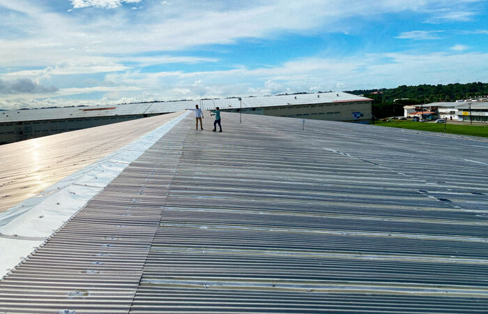 ¿Por Qué es Vital Impermeabilizar tu Techo Antes de la Temporada de Lluvias?