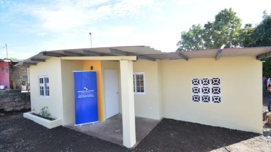 Cuadrillas del Miviot construyen y reparan viviendas para 596 familias