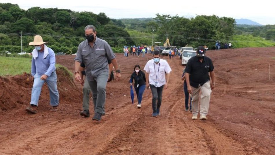 Inicia reubicación de familias censadas que vivían en cercanías del Hospital Nicolás Solano